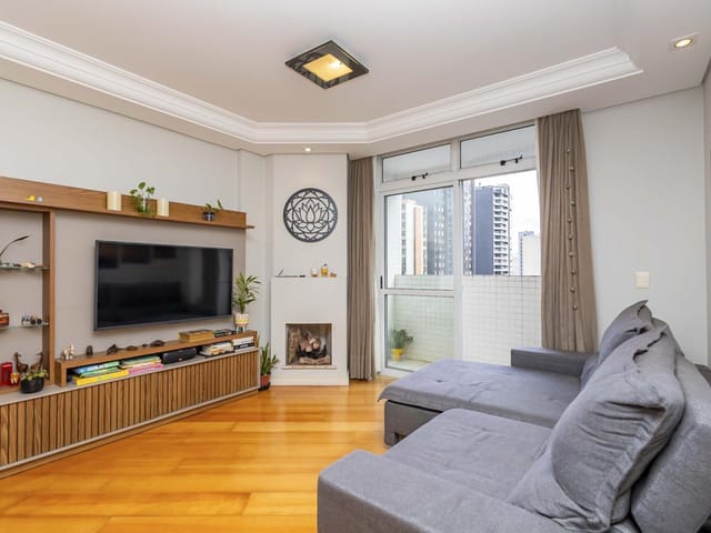 Apartamento 3 quartos e 2 banheiros, à venda, no bairro Batel em Curitiba