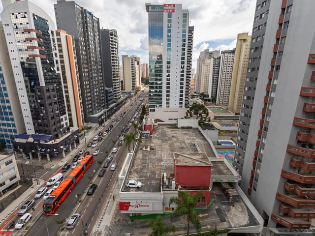 Apartamento 3 quartos e 2 banheiros, à venda, no bairro Batel em Curitiba
