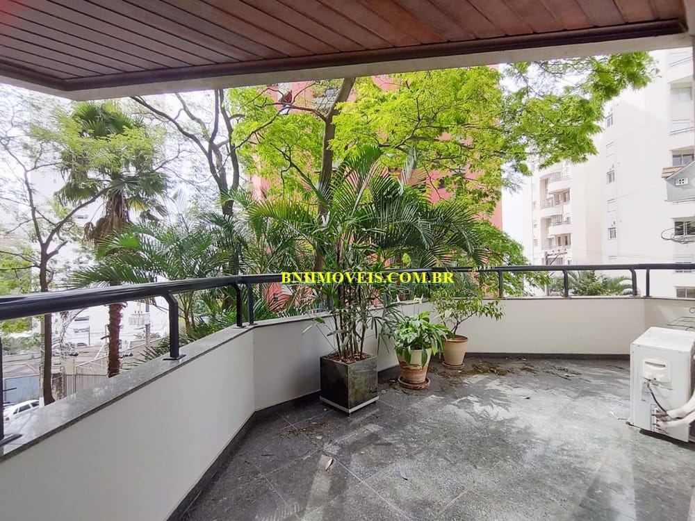 Apartamento, 3 quartos, 240 m² - Foto 1