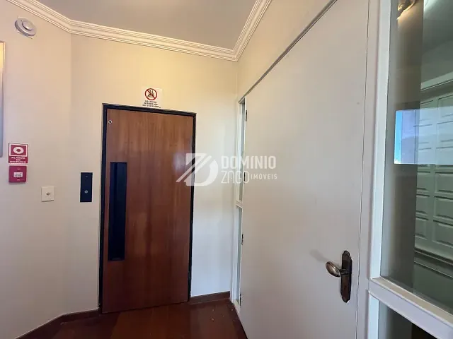 Apartamento 4 quartos e 3 banheiros, para alugar, no bairro Jardim Alexandre Campos em Uberaba