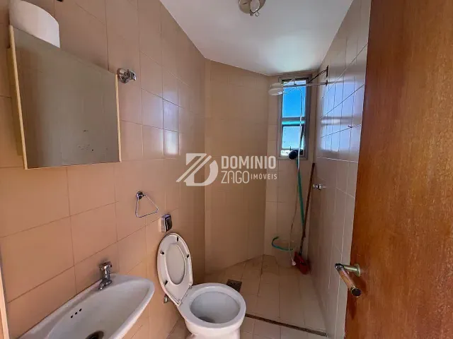 Apartamento 4 quartos e 3 banheiros, para alugar, no bairro Jardim Alexandre Campos em Uberaba