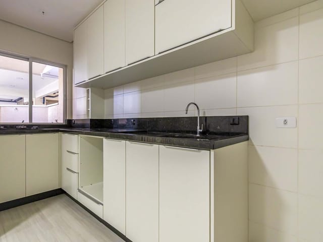 Apartamento 2 quartos e 1 banheiro, à venda, no bairro Capão Raso em Curitiba