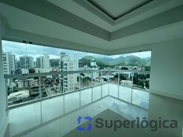 Apartamento com 204m² 3 quartos e 4 banheiros, à venda, no bairro Centro em Itapema