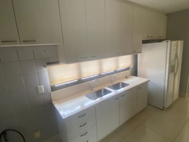 Foto do Apartamento - Apartamento com 3 dormitórios, 211 m² - venda por R$ 945.000,00 ou aluguel por R$ 5.231,85/mês - Mercês - Uberaba/MG | ZUCATO IMOBILIARIA LTDA