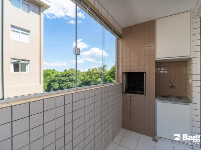 Apartamento 3 quartos e 2 banheiros, à venda, no bairro Campo Comprido em Curitiba
