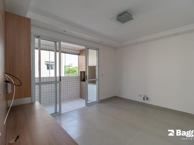 Apartamento 3 quartos e 2 banheiros, à venda, no bairro Campo Comprido em Curitiba