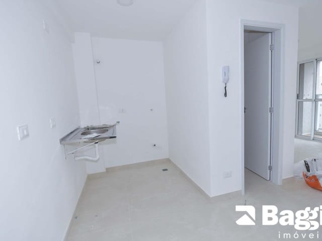 Apartamento 1 quarto e 1 banheiro, à venda, no bairro Centro em Curitiba