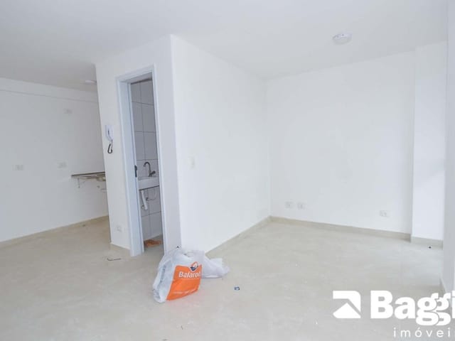 Apartamento 1 quarto e 1 banheiro, à venda, no bairro Centro em Curitiba