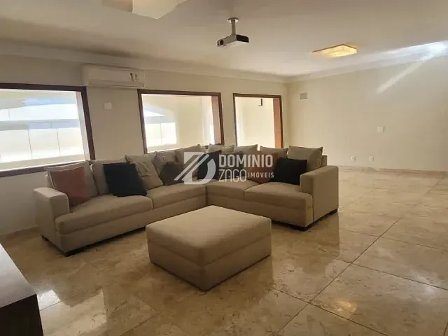 Apartamento com 238m² 3 quartos e 4 banheiros, para alugar, no bairro Centro em Uberaba
