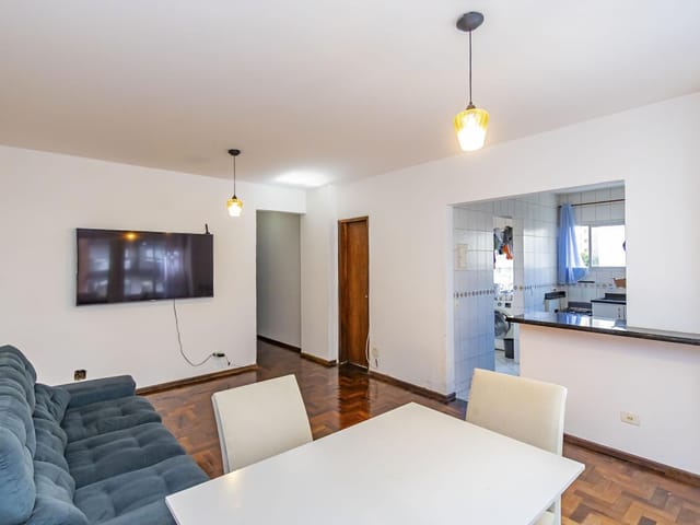 Apartamento 2 quartos e 2 banheiros, à venda, no bairro Centro em Curitiba