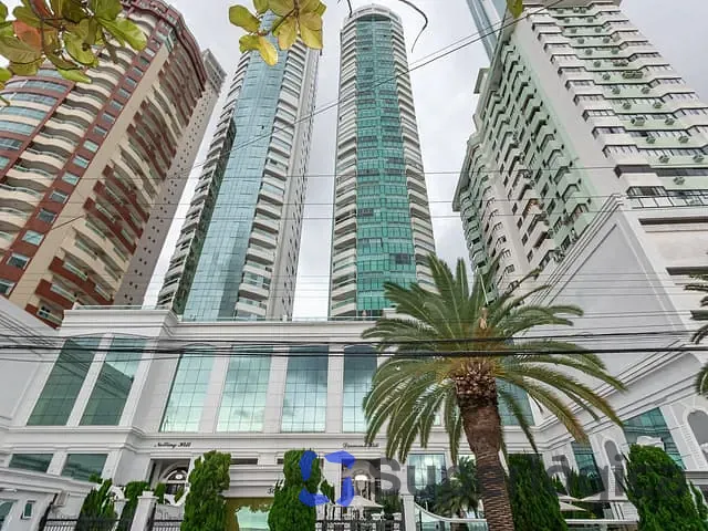 Apartamento à venda, no bairro Centro em Balneário Camboriú
