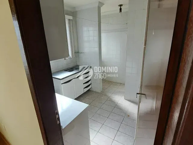 Apartamento 2 quartos e 1 banheiro, à venda, no bairro Estados Unidos em Uberaba
