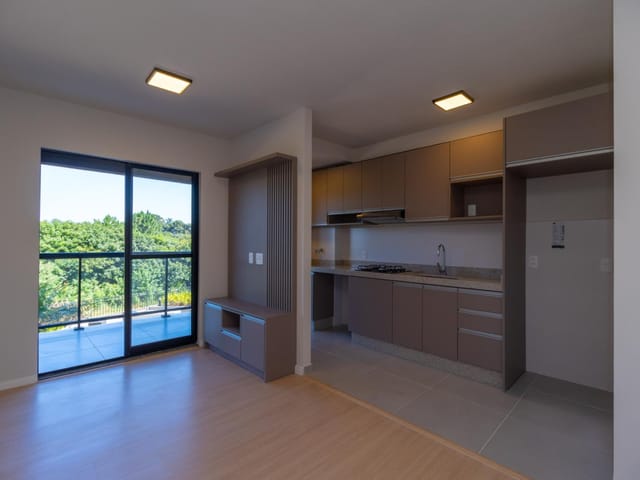 Apartamento 2 quartos e 2 banheiros, à venda, no bairro Campo Comprido em Curitiba