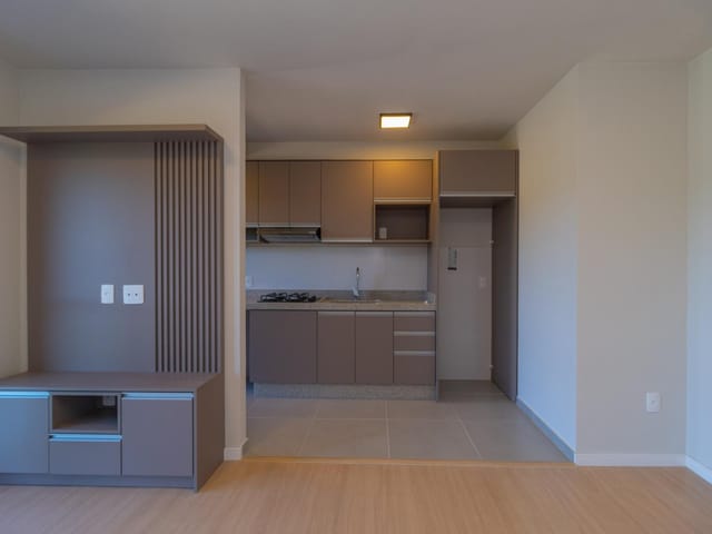 Apartamento 2 quartos e 2 banheiros, à venda, no bairro Campo Comprido em Curitiba
