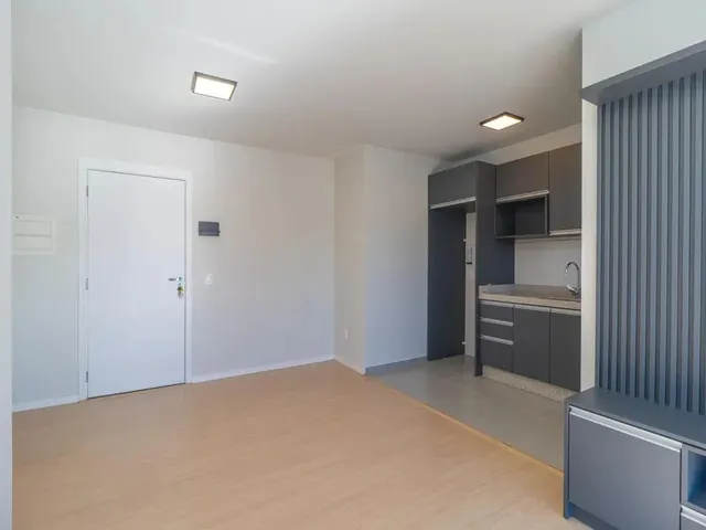 Apartamento 2 quartos e 1 banheiro, à venda, no bairro Campo Comprido em Curitiba