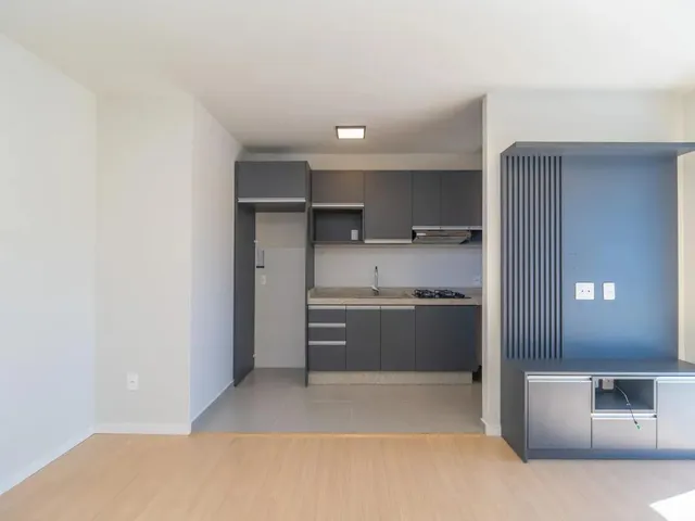 Apartamento 2 quartos e 1 banheiro, à venda, no bairro Campo Comprido em Curitiba