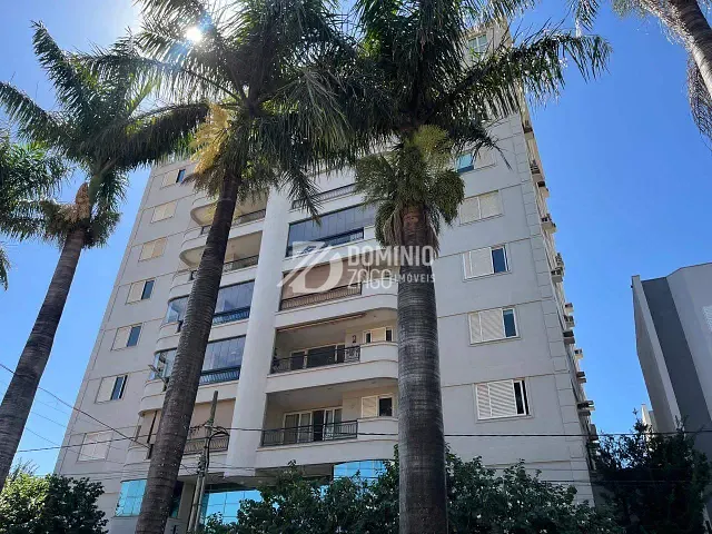 Apartamento com 303m² 3 quartos e 4 banheiros, à venda ou para alugar, no bairro Santa Maria em Uberaba