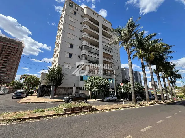 Apartamento com 303m² 3 quartos e 4 banheiros, à venda ou para alugar, no bairro Santa Maria em Uberaba