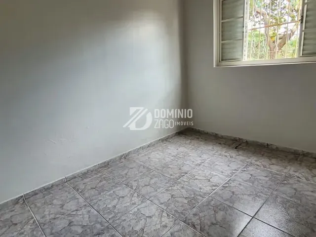 Apartamento com 57m² 3 quartos e 1 banheiro, para alugar, no bairro Santa Maria em Uberaba