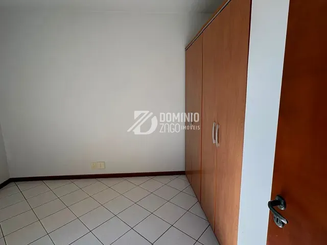 Apartamento com 143m² 3 quartos e 2 banheiros, para alugar, no bairro Irmãos Soares em Uberaba