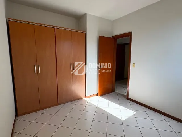 Apartamento com 143m² 3 quartos e 2 banheiros, para alugar, no bairro Irmãos Soares em Uberaba