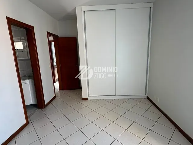 Apartamento com 143m² 3 quartos e 2 banheiros, para alugar, no bairro Irmãos Soares em Uberaba