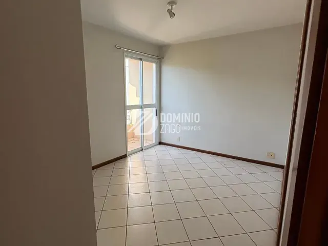 Apartamento com 143m² 3 quartos e 2 banheiros, para alugar, no bairro Irmãos Soares em Uberaba
