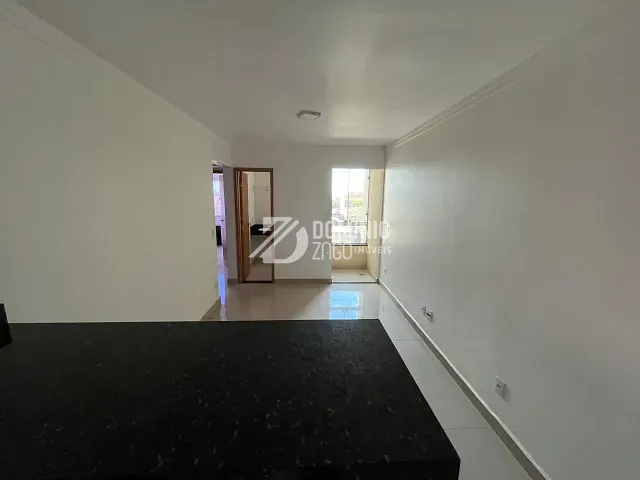 Apartamento 2 quartos e 2 banheiros, à venda, no bairro Olinda em Uberaba