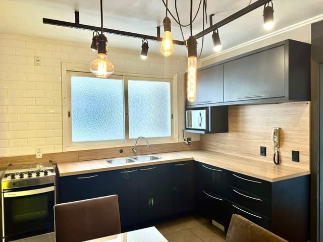 Apartamento 2 quartos e 1 banheiro, à venda, no bairro Cinqüentenário em Caxias do Sul