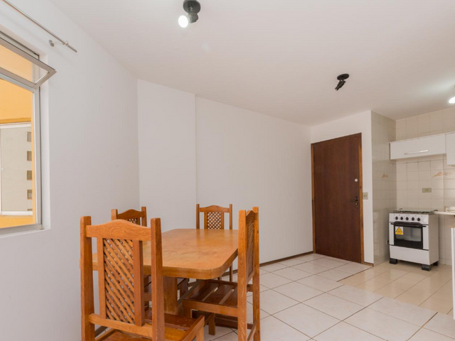 Apartamento 1 quarto e 1 banheiro, à venda, no bairro Cristo Rei em Curitiba