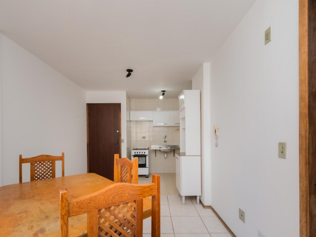 Apartamento 1 quarto e 1 banheiro, à venda, no bairro Cristo Rei em Curitiba
