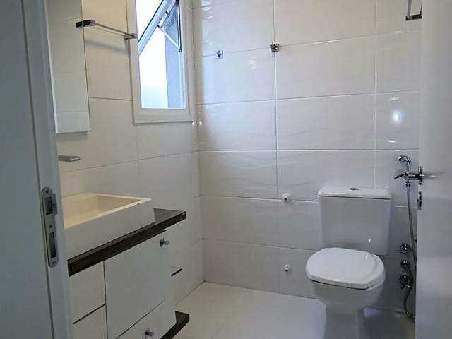 Apartamento 2 quartos e 2 banheiros, à venda, no bairro Panazzolo em Caxias do Sul