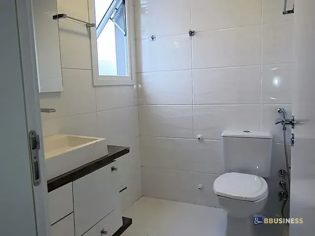 Apartamento 2 quartos e 2 banheiros, à venda, no bairro Panazzolo em Caxias do Sul