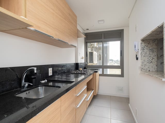 Apartamento com 56m² 2 quartos e 1 banheiro, à venda ou para alugar, no bairro São Gonçalo em Pelotas
