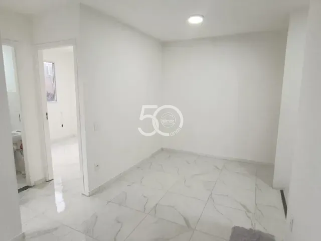 Apartamento com 39m² 2 quartos e 1 banheiro, para alugar, no bairro Gardênia Azul em Rio de Janeiro