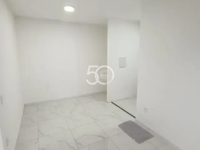 Apartamento com 39m² 2 quartos e 1 banheiro, para alugar, no bairro Gardênia Azul em Rio de Janeiro