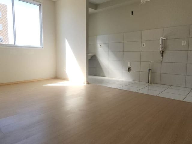 Apartamento 2 quartos e 1 banheiro, à venda, no bairro Nossa Senhora do Rosário em Caxias do Sul