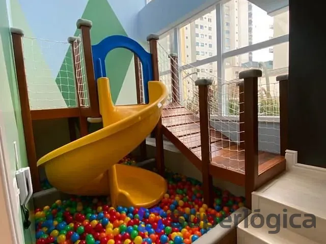Apartamento com 385m² 4 quartos e 6 banheiros, à venda, no bairro Centro em Balneário Camboriú