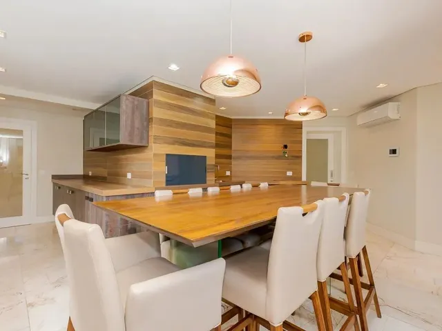 Apartamento 5 quartos e 6 banheiros, à venda, no bairro Água Verde em Curitiba