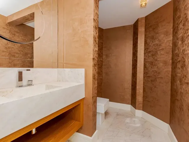 Apartamento 5 quartos e 6 banheiros, à venda, no bairro Água Verde em Curitiba
