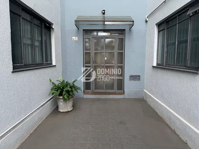 Apartamento com 55m² 3 quartos e 1 banheiro, para alugar, no bairro Centro em Uberaba
