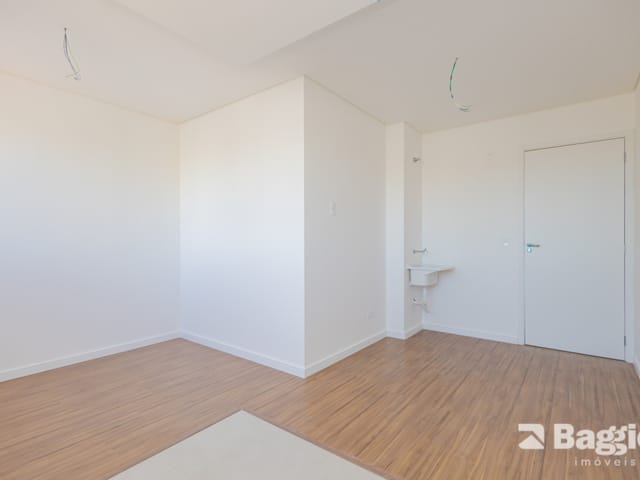 Apartamento 1 quarto e 1 banheiro, à venda, no bairro Tingui em Curitiba