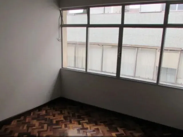 Apartamento 2 quartos e 1 banheiro, à venda, no bairro Centro Cívico em Curitiba