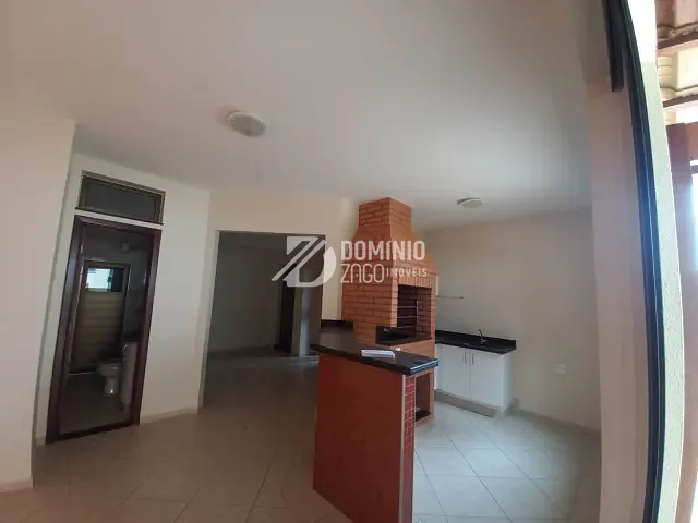 Apartamento com 250m² 3 quartos e 3 banheiros, à venda, no bairro Santa Mônica em Uberlândia