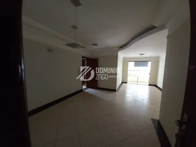 Apartamento com 250m² 3 quartos e 3 banheiros, à venda, no bairro Santa Mônica em Uberlândia