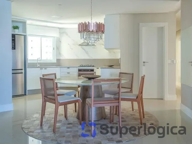 Apartamento 3 quartos e 1 banheiro, à venda, no bairro Centro em Balneário Camboriú