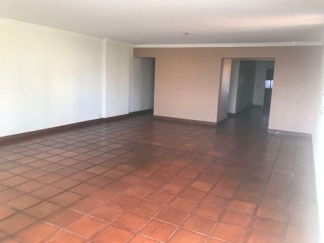 Foto do Apartamento - Apartamento com 4 dormitórios à venda, 294 m² por R$ 280.000,00 - Centro - Uberaba/MG | ZUCATO IMOBILIARIA LTDA