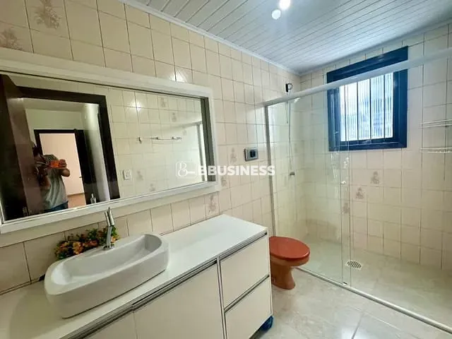 Apartamento 2 quartos e 2 banheiros, à venda, no bairro Medianeira em Caxias do Sul