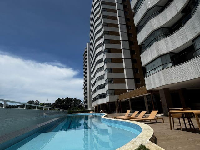 Apartamento com 160m² 3 quartos e 5 banheiros, à venda, no bairro Itaigara em Salvador