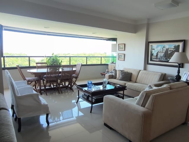 Apartamento com 160m² 3 quartos e 5 banheiros, à venda, no bairro Itaigara em Salvador